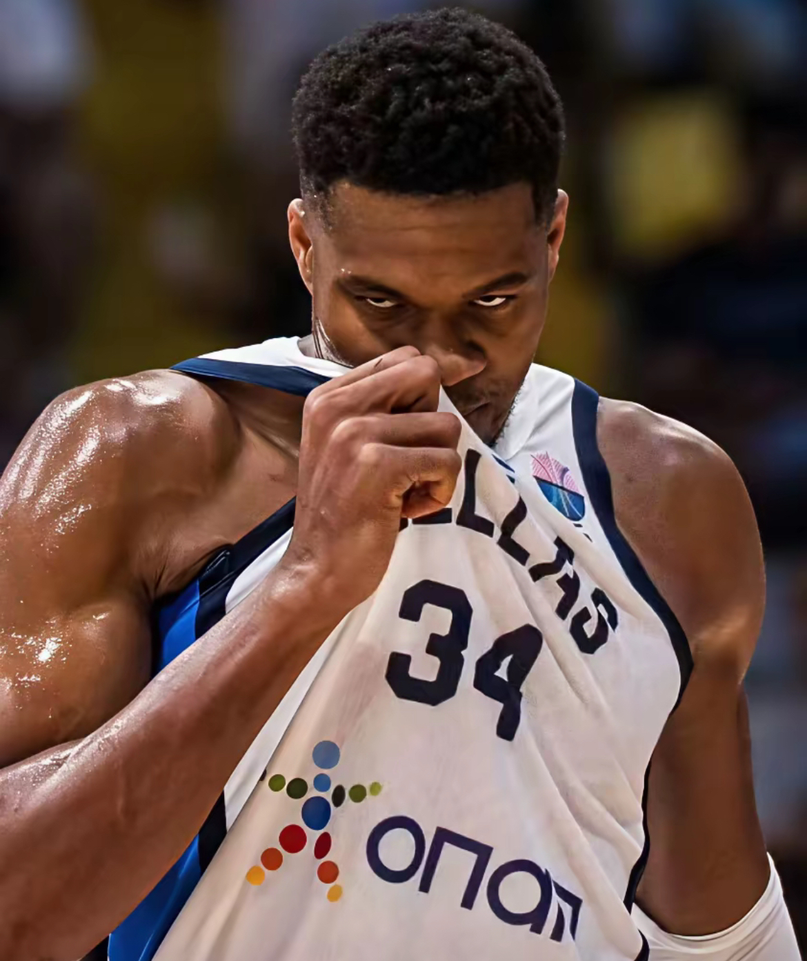 AYX-浓眉哥连续二十场比赛得分超过连败，曼联挑战极限！的简单介绍